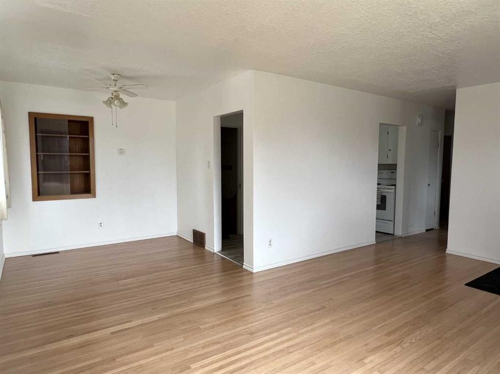 









4338


6

Avenue,
Edson,




AB
T7E 1B5

