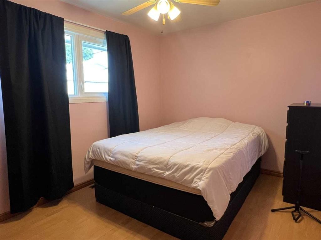 









4338


6

Avenue,
Edson,




AB
T7E 1B5

