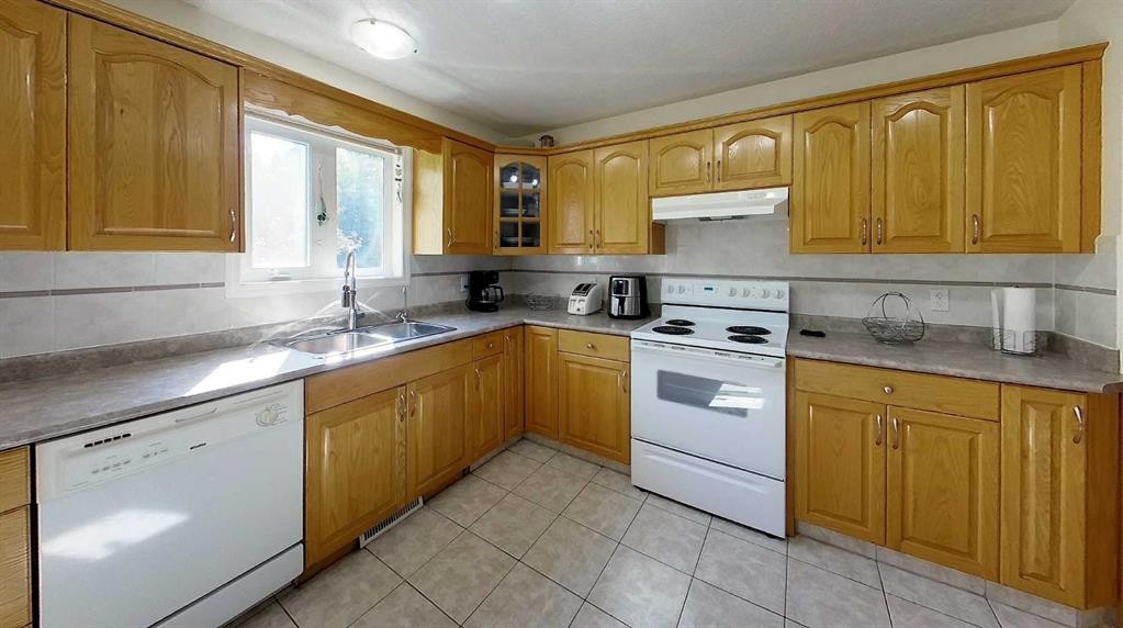 









1421


Edson Drive

,
Edson,




AB
T7E 1A6

