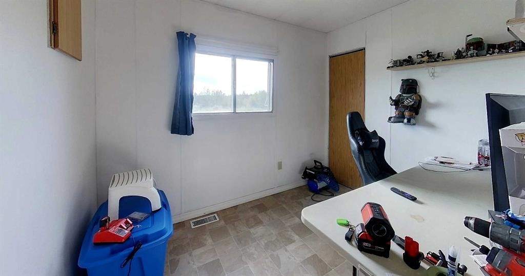 









53416


Range Road 175

,
Rural Yellowhead County,




AB
T7E 3L7

