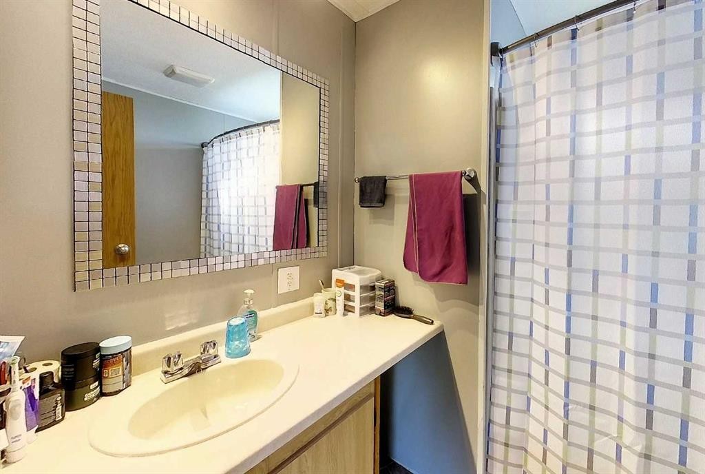 









53416


Range Road 175

,
Rural Yellowhead County,




AB
T7E 3L7

