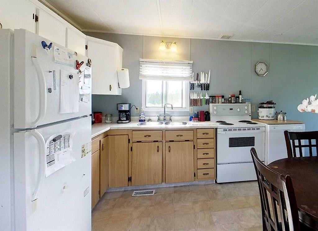 









53416


Range Road 175

,
Rural Yellowhead County,




AB
T7E 3L7

