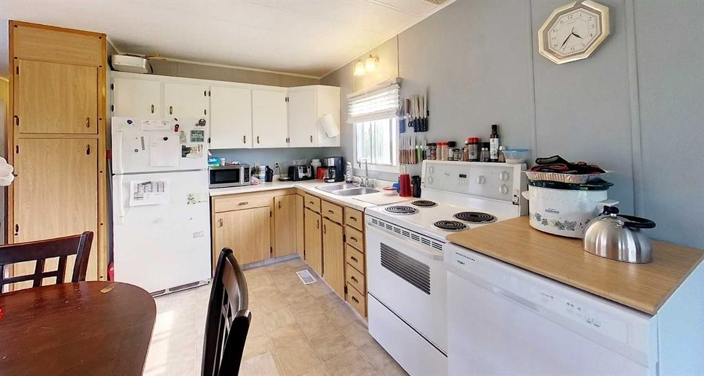 









53416


Range Road 175

,
Rural Yellowhead County,




AB
T7E 3L7

