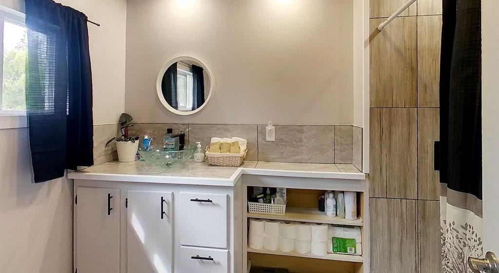 









5124


8

Avenue,
Edson,




AB
T7E 1K6

