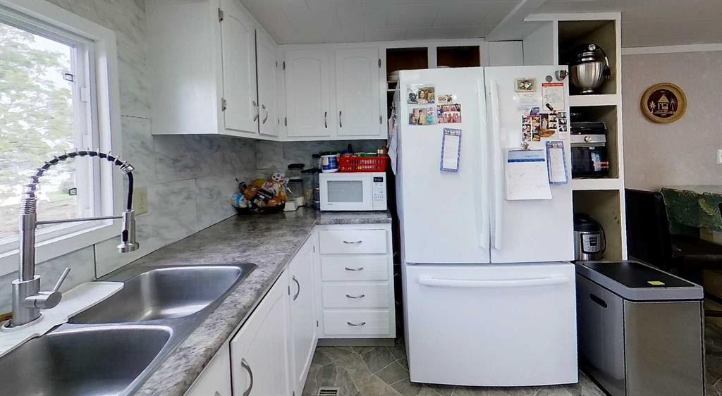 









5124


8

Avenue,
Edson,




AB
T7E 1K6

