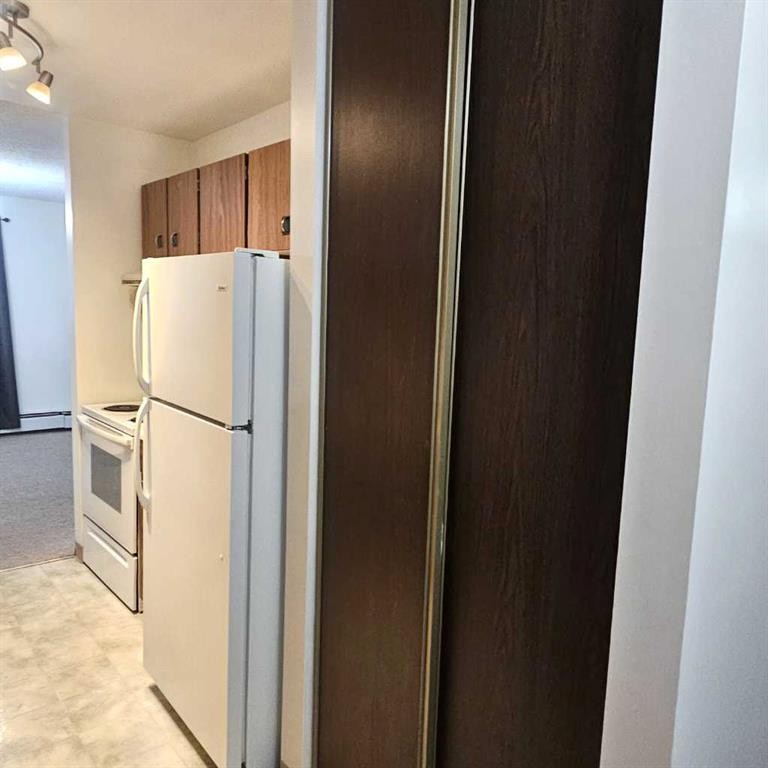 









1221B


Westhaven Drive

, 102,
Edson,




AB
T7E 1P9

