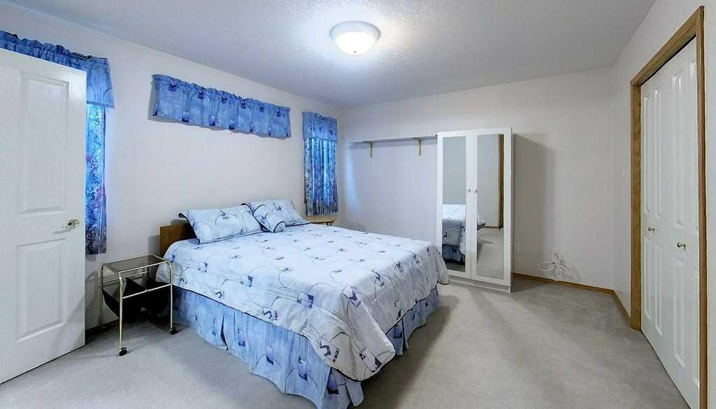 









5120


18

Avenue,
Edson,




AB
T7E 1X3

