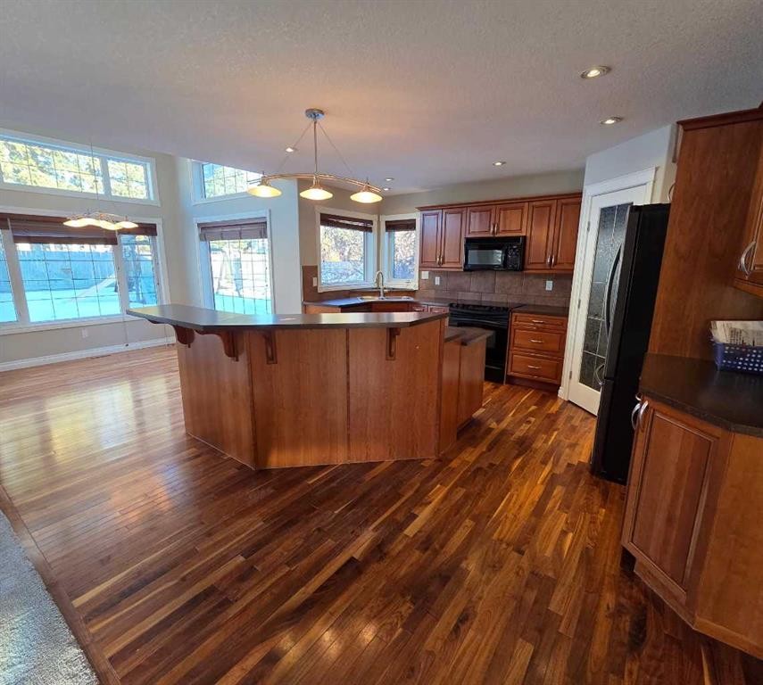 









6138


11

Avenue,
Edson,




AB
T7E 1Y8

