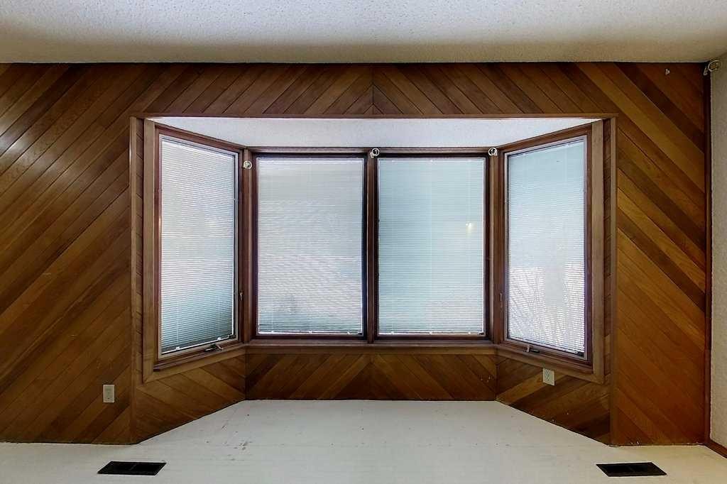 









4324


7

Avenue,
Edson,




AB
T7E 1B5

