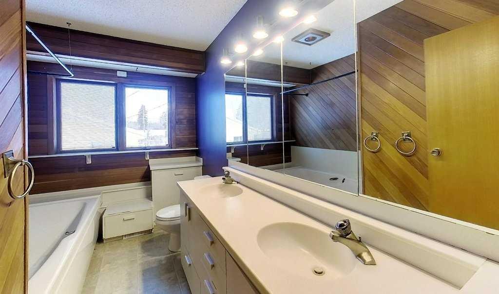 









4324


7

Avenue,
Edson,




AB
T7E 1B5

