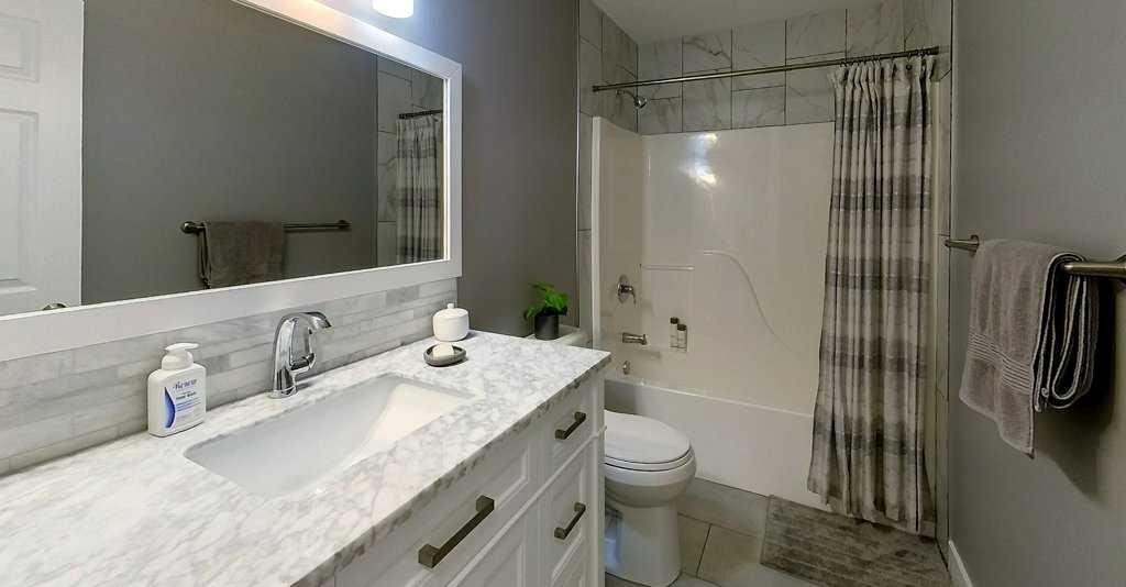 









6218


12

Avenue South,
Edson,




AB
T7E1Y5

