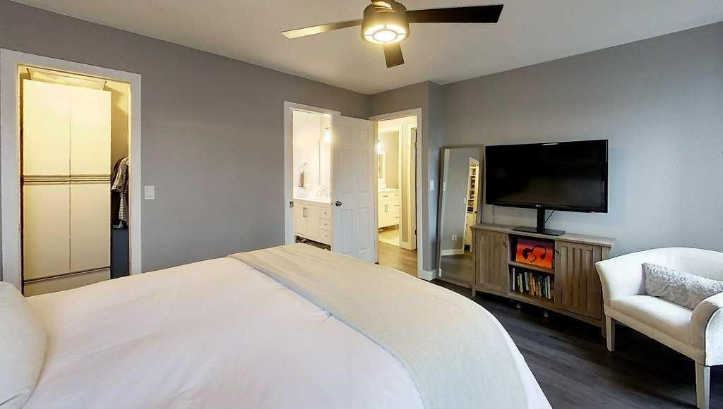 









6218


12

Avenue South,
Edson,




AB
T7E1Y5

