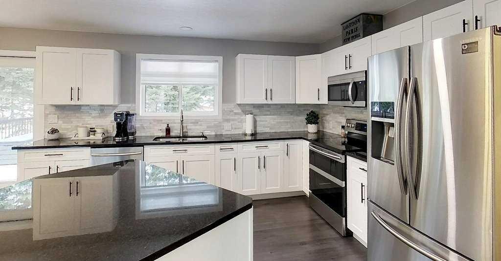 









6218


12

Avenue South,
Edson,




AB
T7E1Y5

