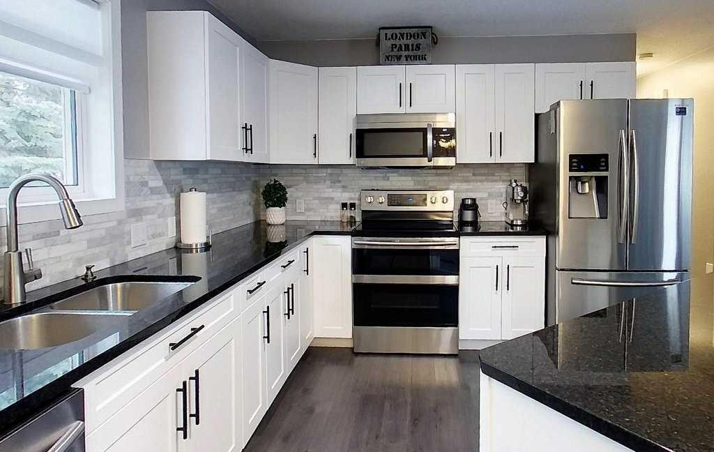 









6218


12

Avenue South,
Edson,




AB
T7E1Y5

