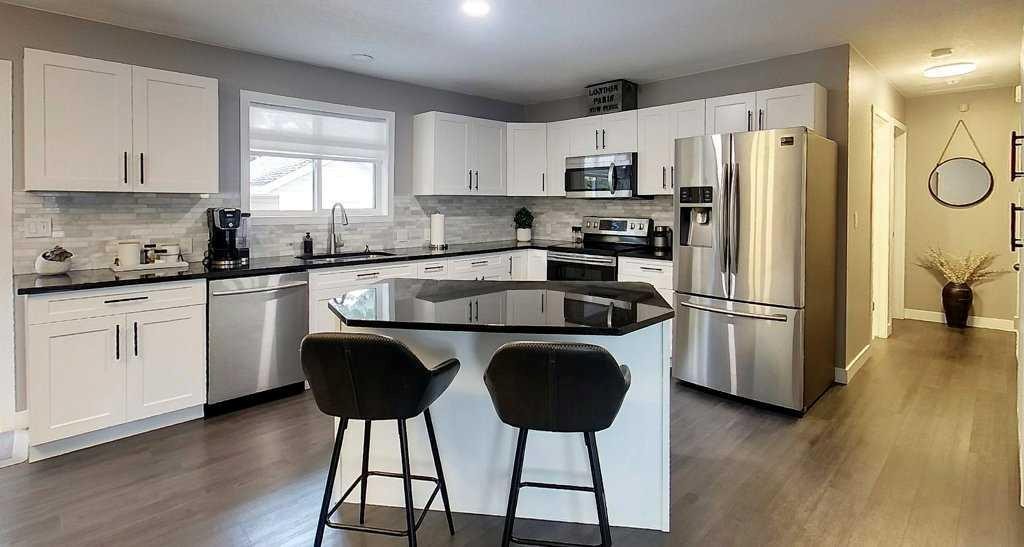 









6218


12

Avenue South,
Edson,




AB
T7E1Y5

