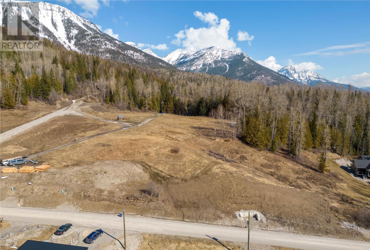 












1653 MCLEOD Avenue

,
Fernie,







British Columbia
V0B1M1

