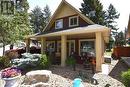 Featuring 3 bedrooms and 2 bathrooms Featuring 3 bedrooms and 2 bathrooms