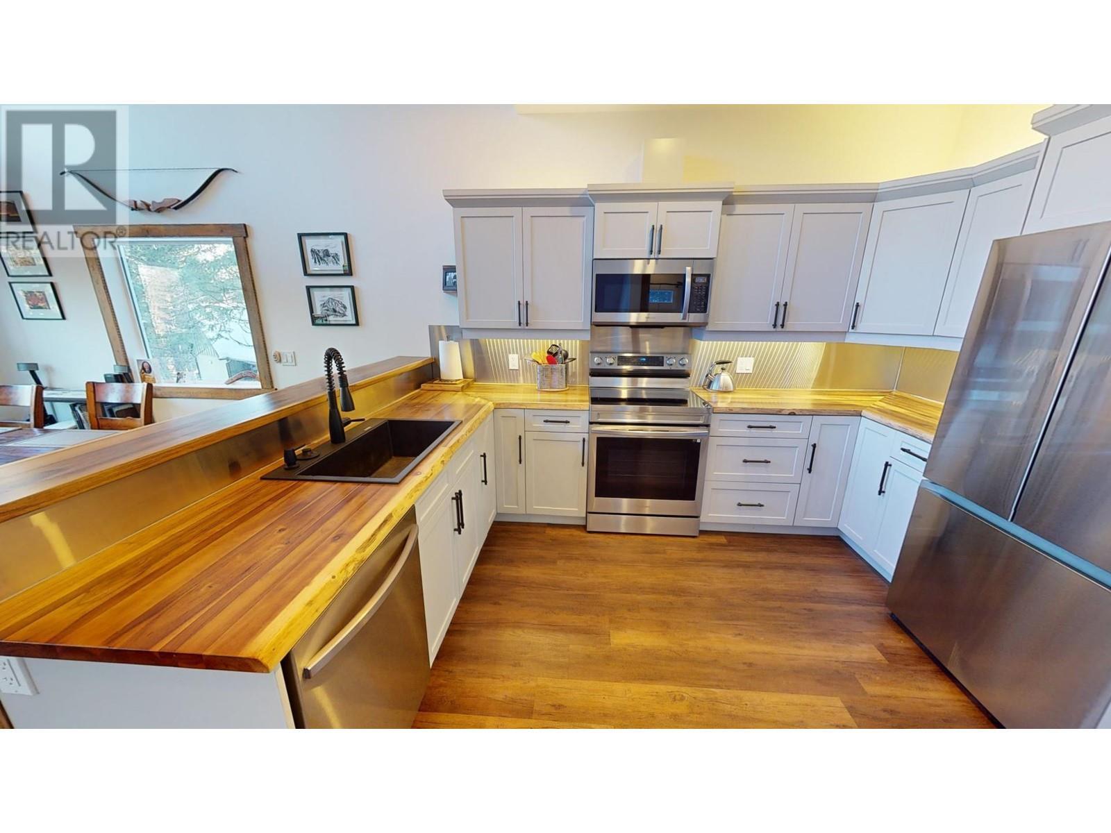 












6421 OSPREY LANDING View Lot# 63

,
Wardner,







British Columbia
V0B2J0

