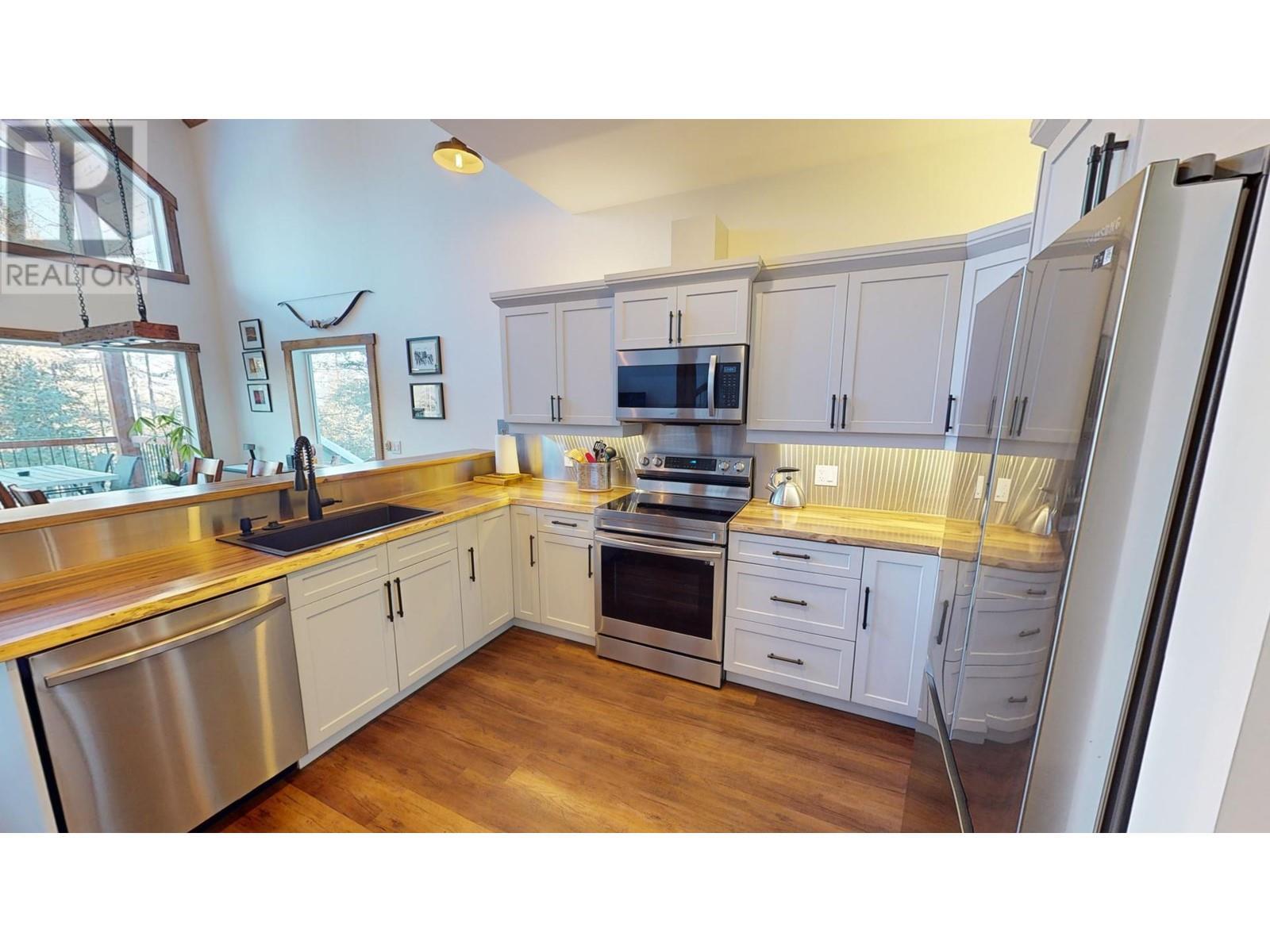 












6421 OSPREY LANDING View Lot# 63

,
Wardner,







British Columbia
V0B2J0

