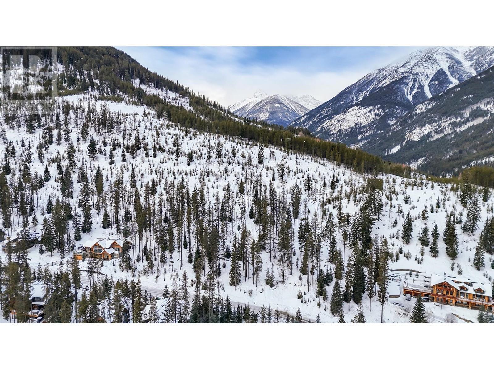 












Lot 7 GREYWOLF Drive

,
Panorama,







British Columbia
V0A1T0

