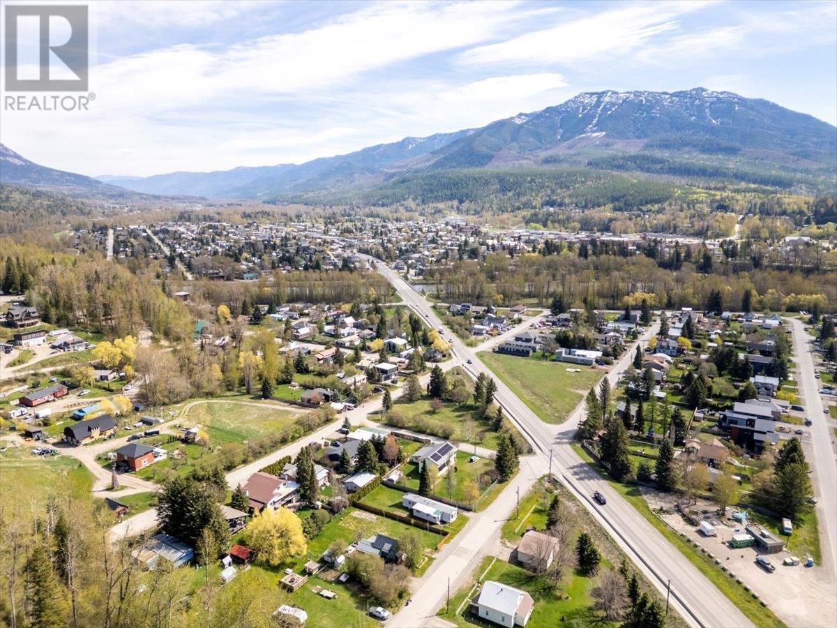 












Lot 2 Hand Avenue

,
Fernie,







British Columbia
V0B1M1

