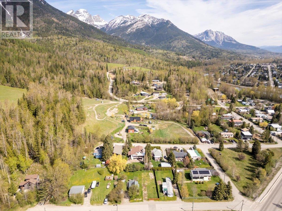 












Lot 2 Hand Avenue

,
Fernie,







British Columbia
V0B1M1

