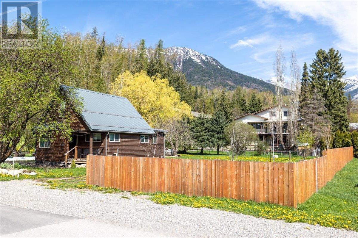 












Lot 2 Hand Avenue

,
Fernie,







British Columbia
V0B1M1

