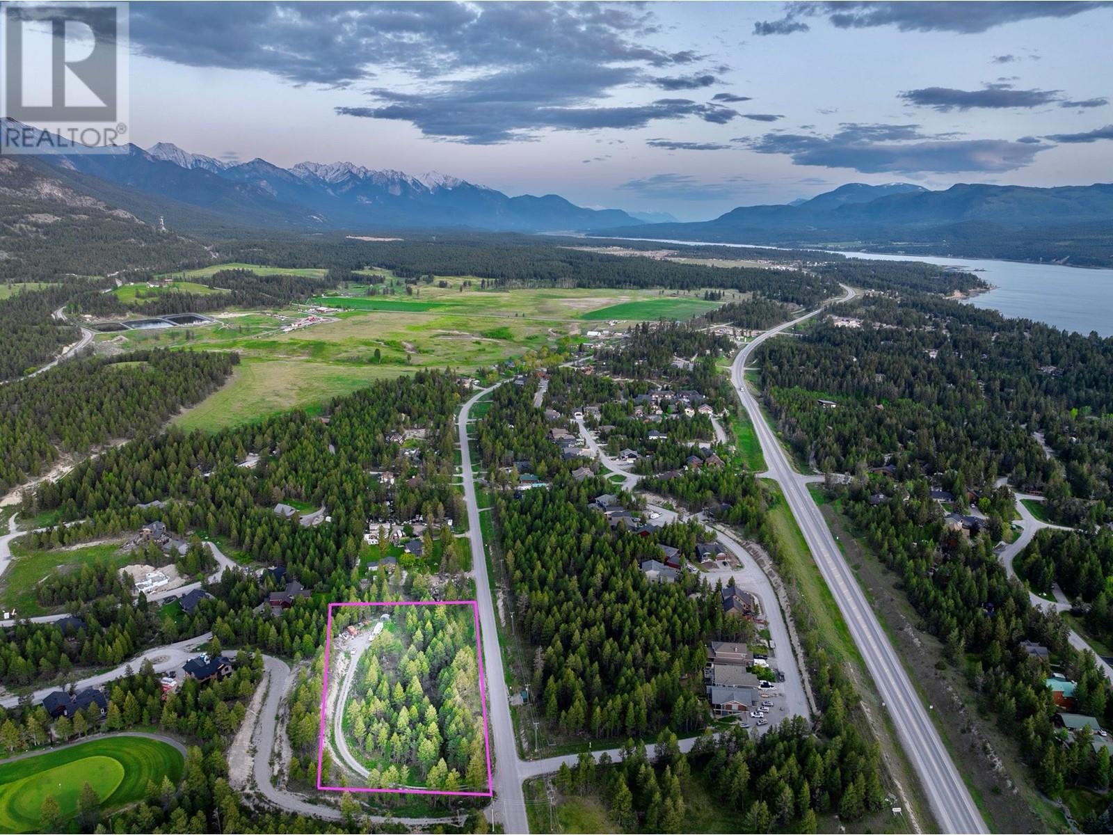 












3 SWANSEA Road

,
Invermere,







British Columbia
V0B2L0

