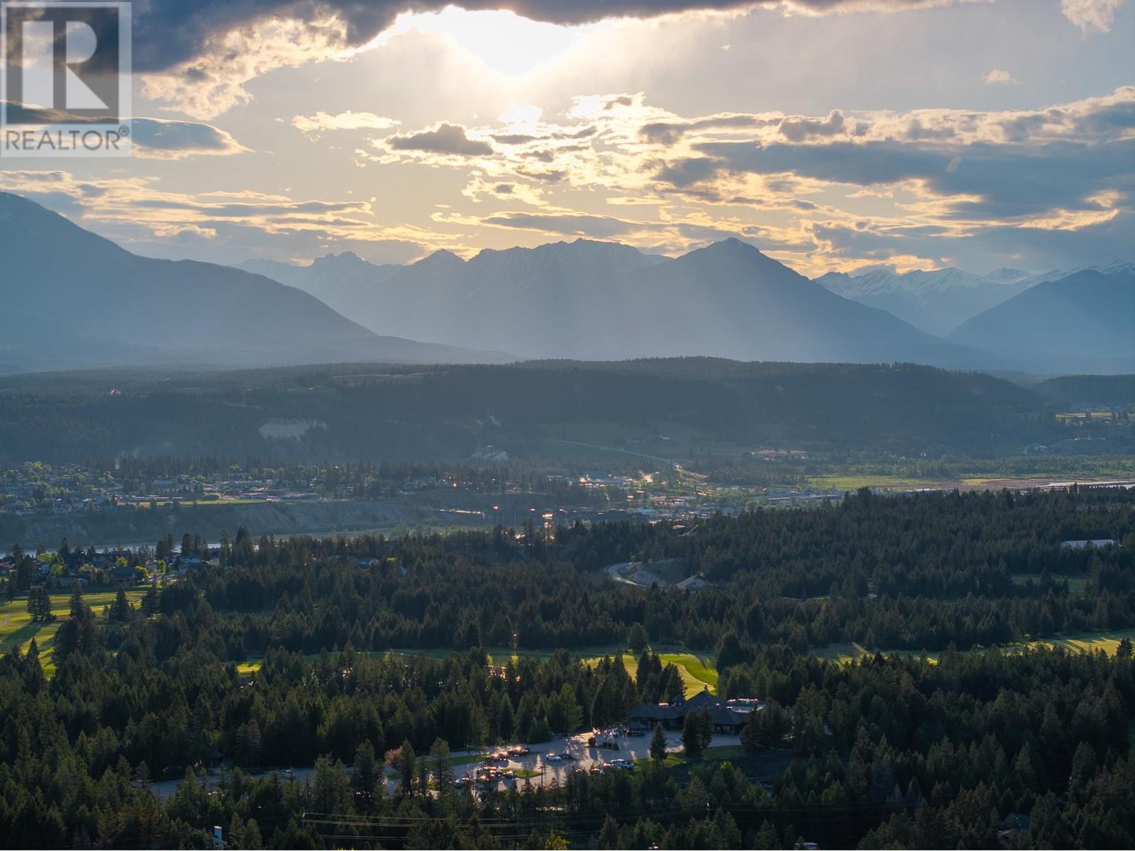 












3 SWANSEA Road

,
Invermere,







British Columbia
V0B2L0

