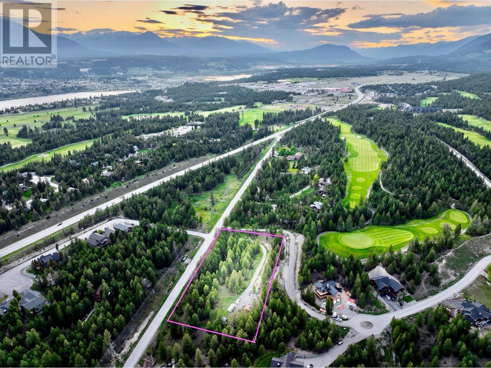 












3 SWANSEA Road

,
Invermere,







British Columbia
V0B2L0

