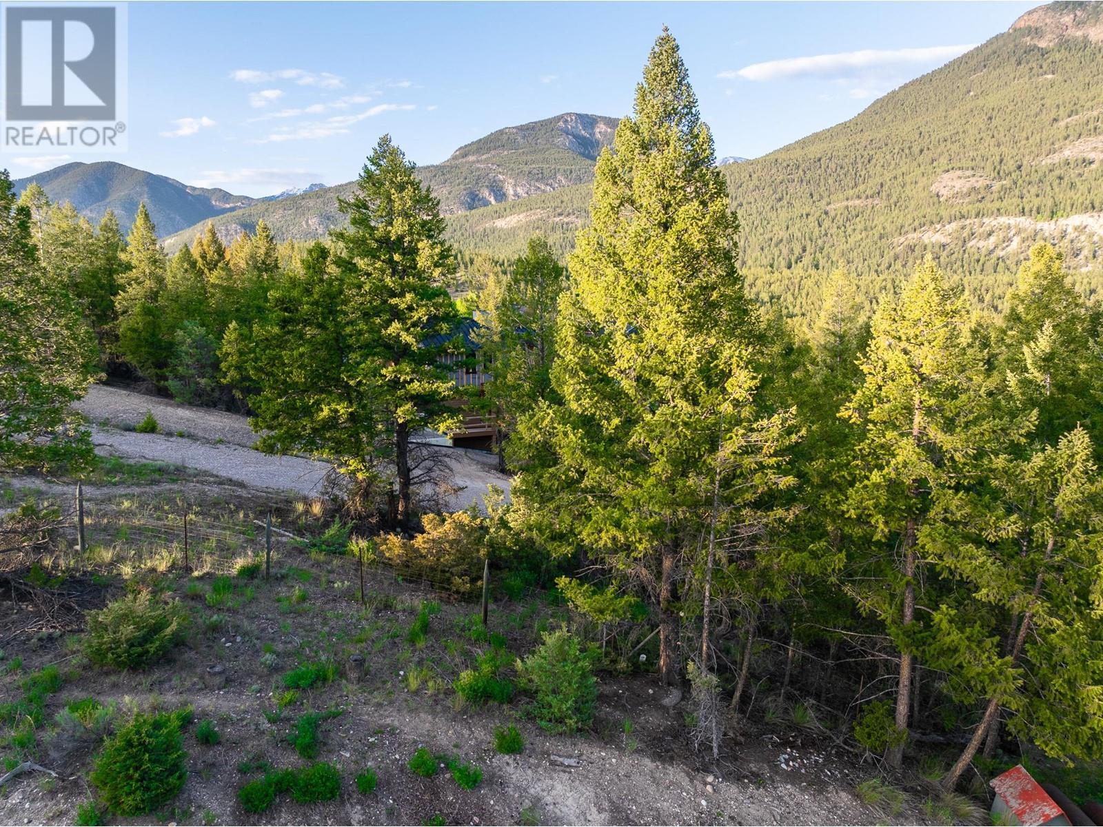 












3 SWANSEA Road

,
Invermere,







British Columbia
V0B2L0

