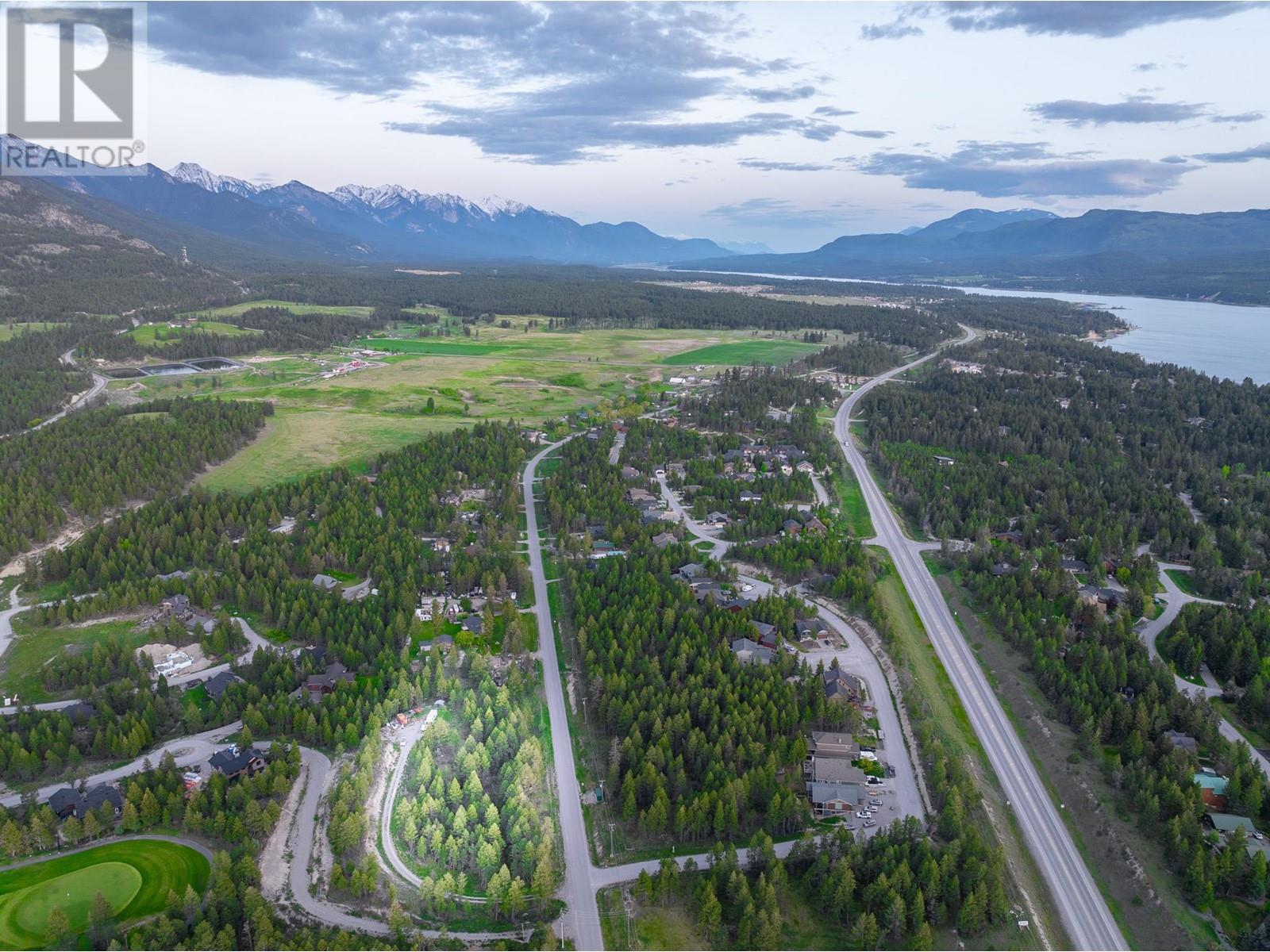 












3 SWANSEA Road

,
Invermere,







British Columbia
V0B2L0

