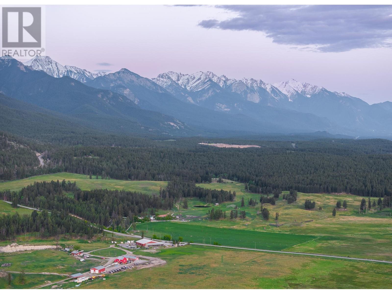 












3 SWANSEA Road

,
Invermere,







British Columbia
V0B2L0

