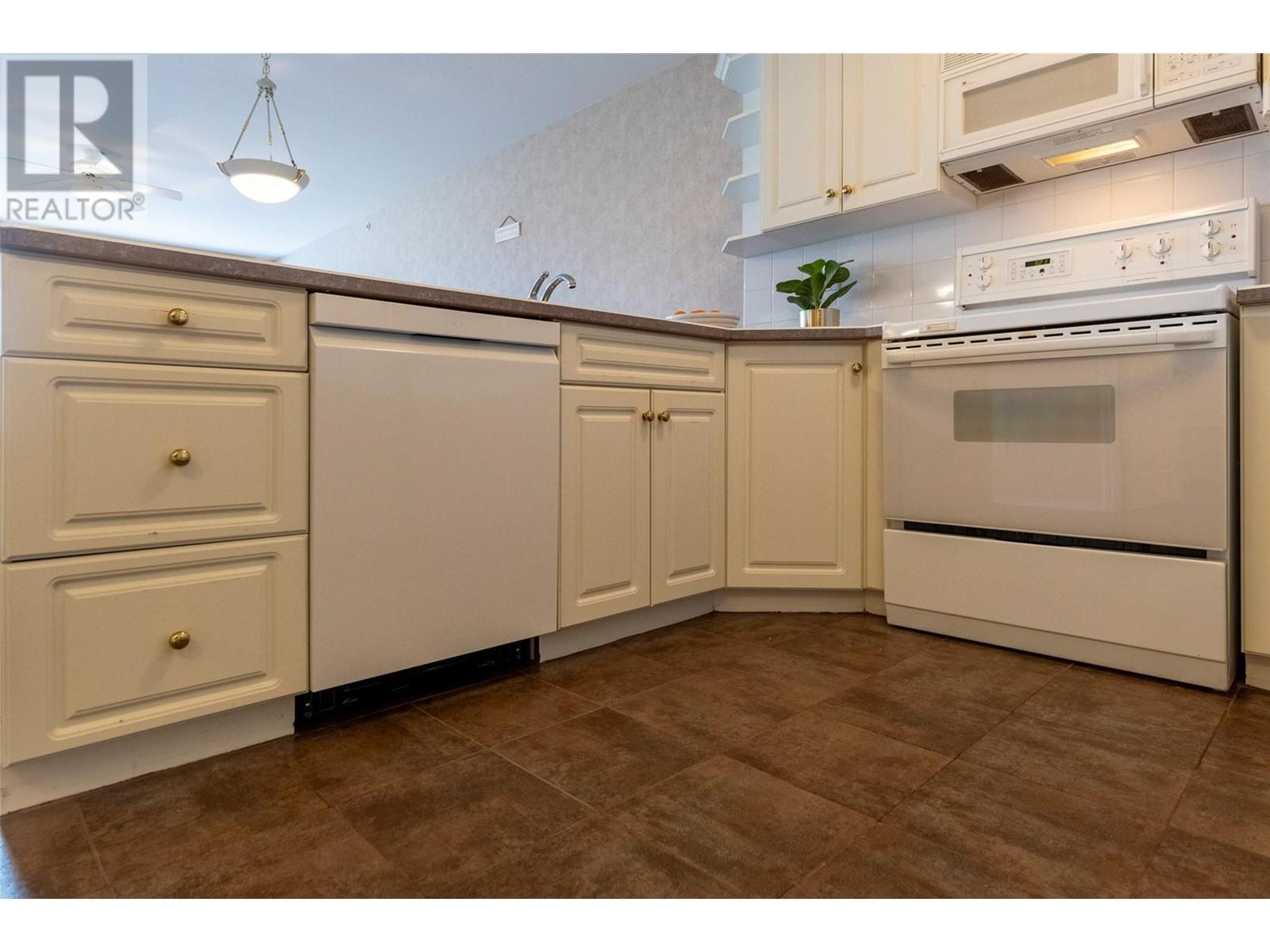 












5052 Riverview Road Unit# 4015A

,
Fairmont Hot Springs,




British Columbia
V0B1L1


