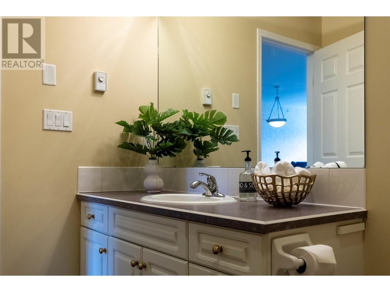 












5052 Riverview Road Unit# 4015A

,
Fairmont Hot Springs,




British Columbia
V0B1L1

