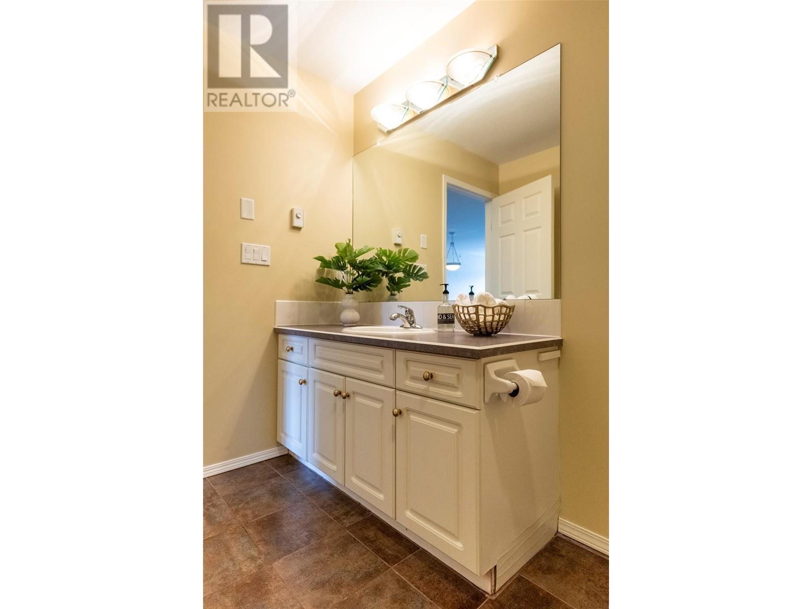 












5052 Riverview Road Unit# 4015A

,
Fairmont Hot Springs,




British Columbia
V0B1L1

