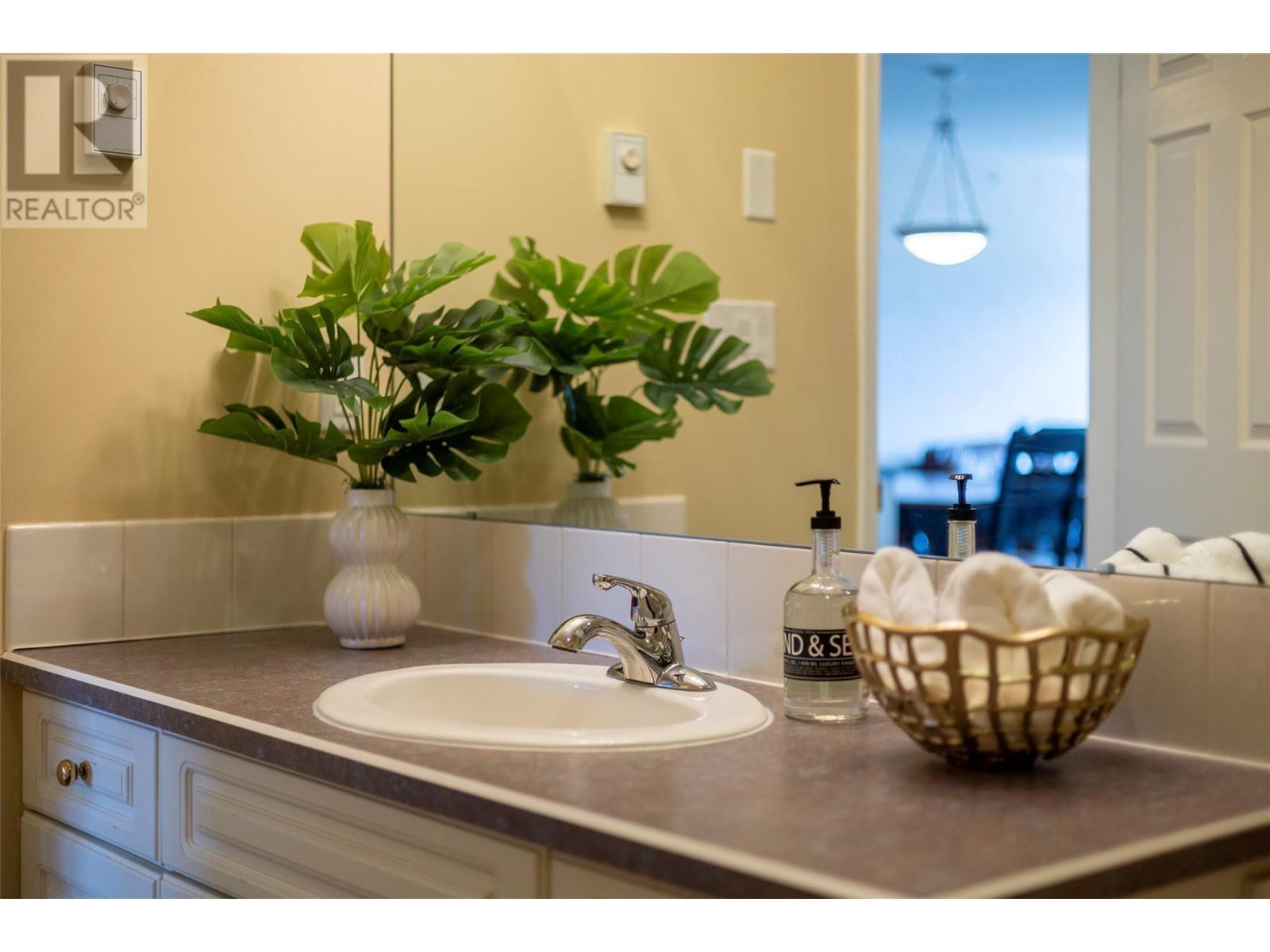 












5052 Riverview Road Unit# 4015A

,
Fairmont Hot Springs,




British Columbia
V0B1L1

