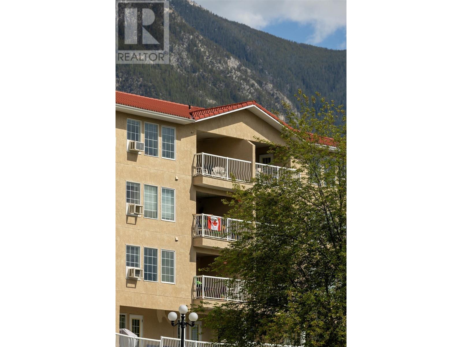 












5052 Riverview Road Unit# 4015A

,
Fairmont Hot Springs,




British Columbia
V0B1L1

