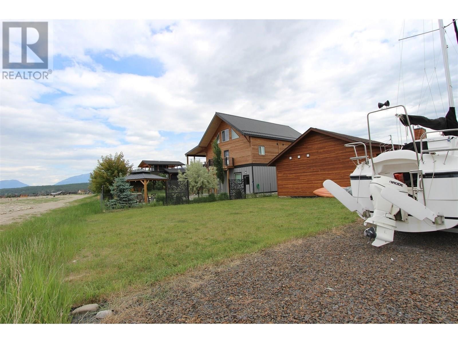 












1695 Koocanusa Lake Drive

,
Newgate,




British Columbia
V0B1T5

