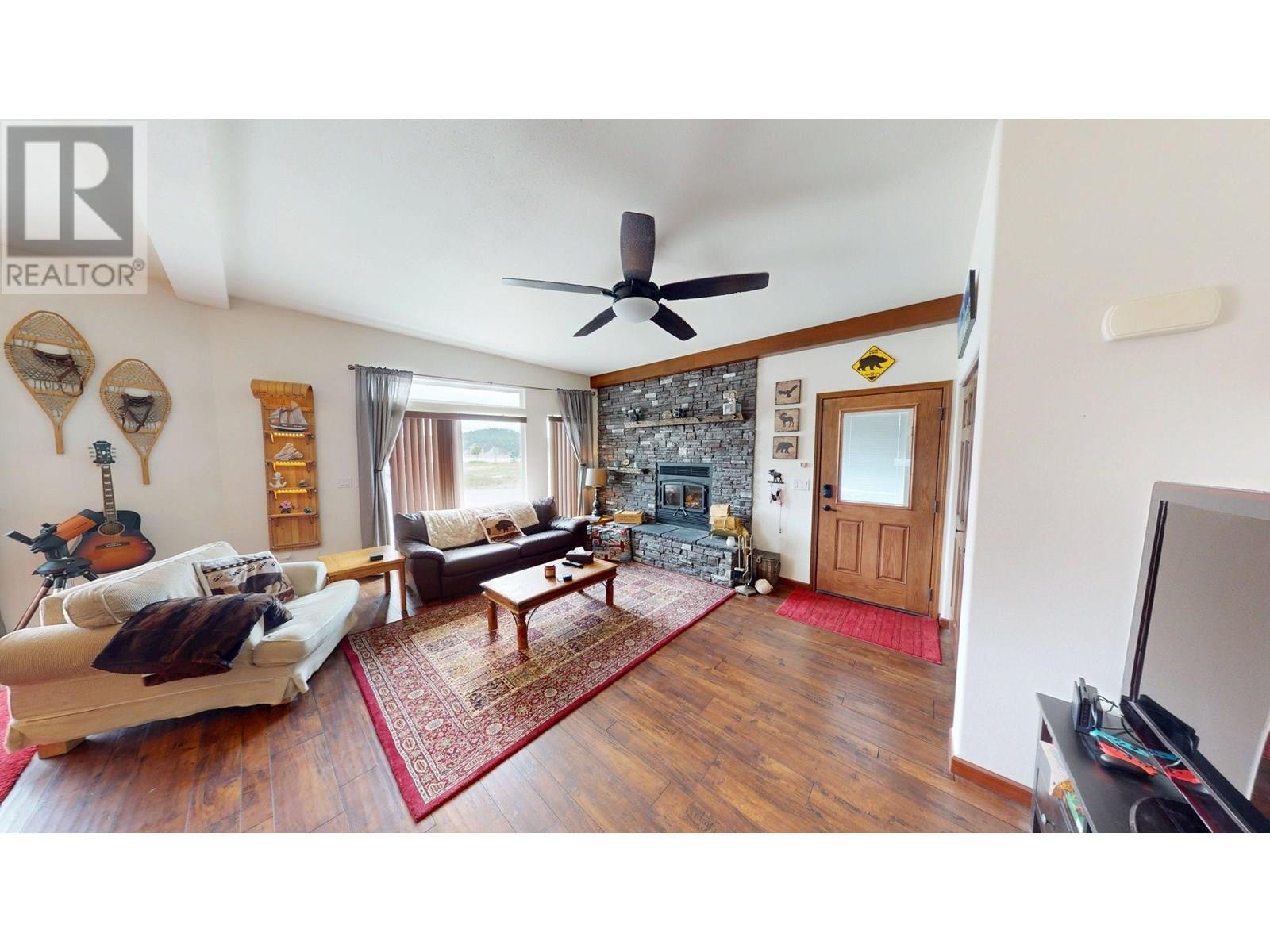 












1695 Koocanusa Lake Drive

,
Newgate,




British Columbia
V0B1T5

