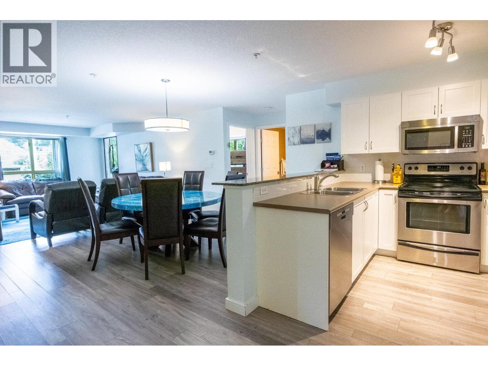 












205 THIRD Avenue Unit# 2114

,
Invermere,




British Columbia
V0A1K7

