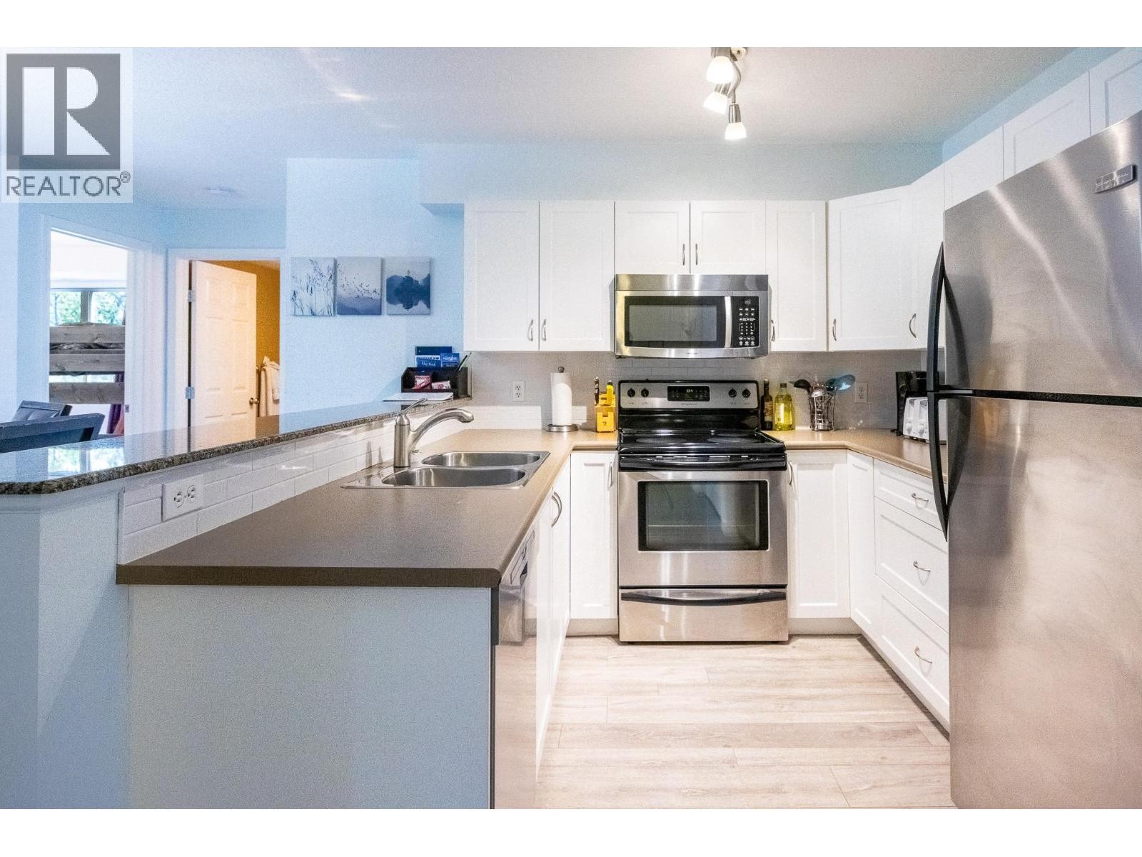 












205 THIRD Avenue Unit# 2114

,
Invermere,




British Columbia
V0A1K7

