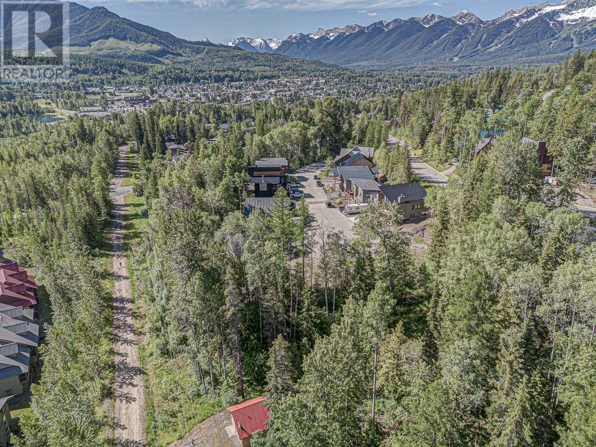 












9 ALPINE TRAIL Place Unit# Lot 16

,
Fernie,







British Columbia
V0B1M5


