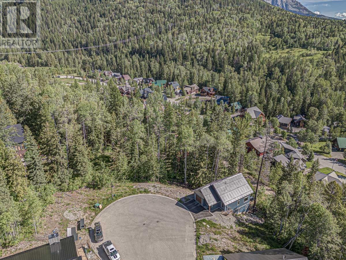 












9 ALPINE TRAIL Place Unit# Lot 16

,
Fernie,







British Columbia
V0B1M5

