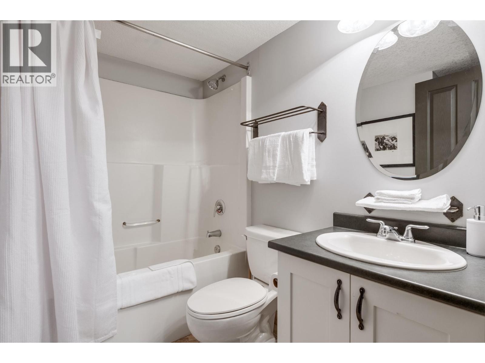 












2070 SUMMIT Drive Unit# 301B

,
Panorama,




British Columbia
V0A1T0

