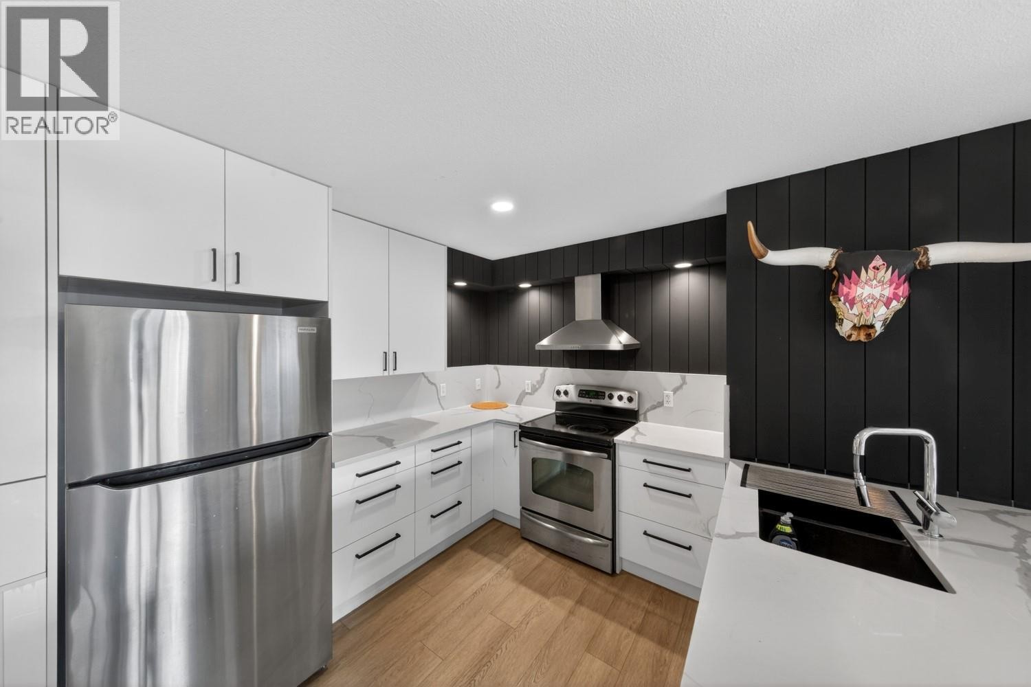 












205 Third Avenue Unit# 2102

,
Invermere,




British Columbia
V0A1K7

