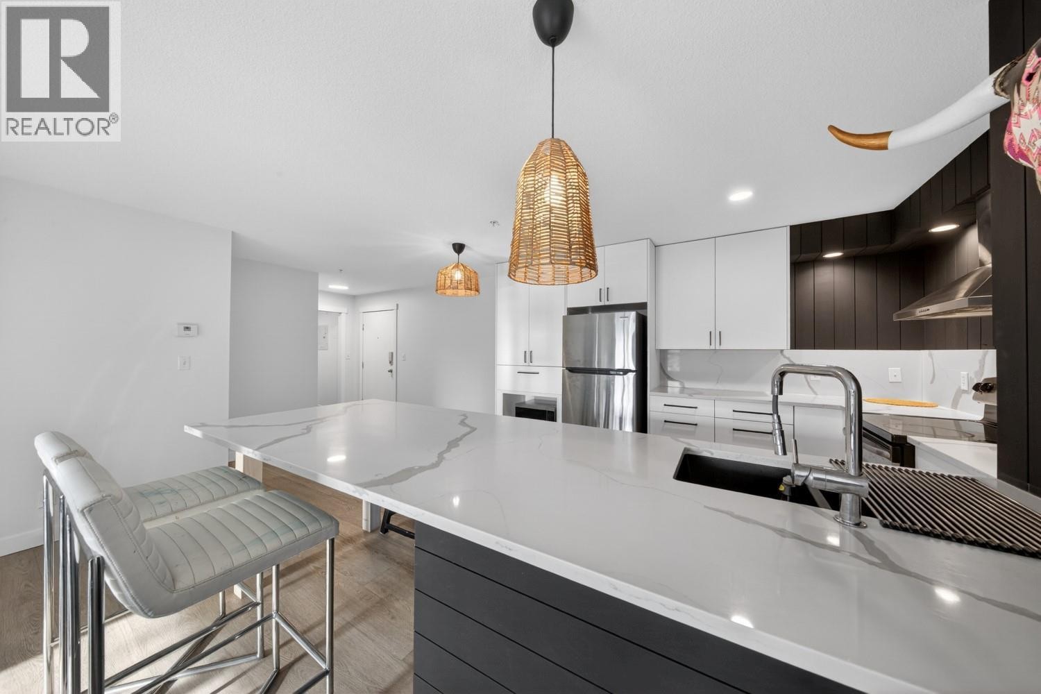 












205 Third Avenue Unit# 2102

,
Invermere,




British Columbia
V0A1K7

