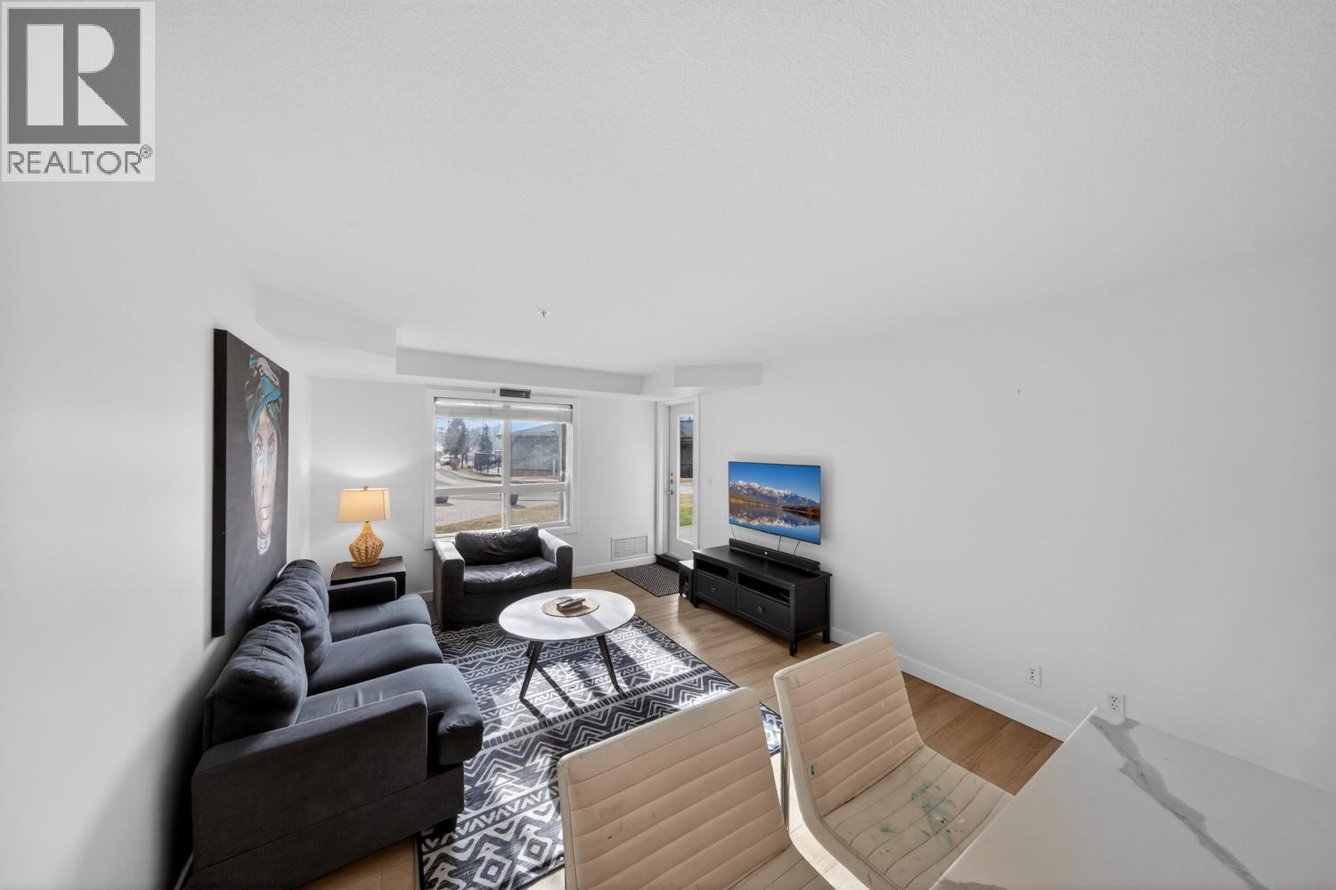 












205 Third Avenue Unit# 2102

,
Invermere,




British Columbia
V0A1K7

