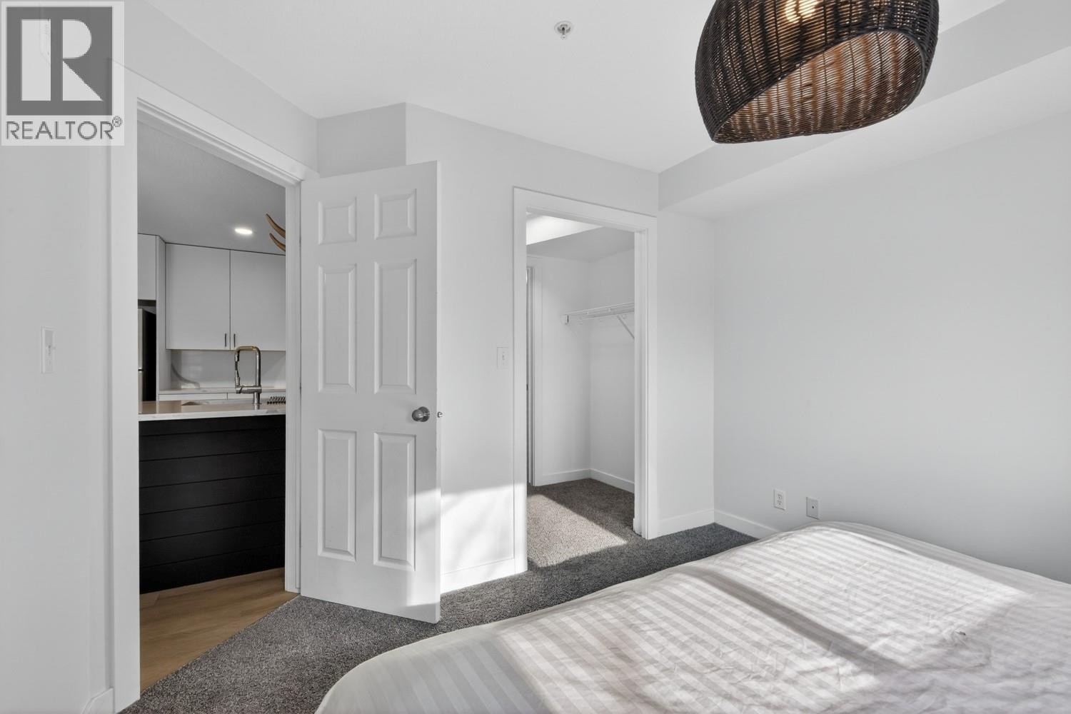 












205 Third Avenue Unit# 2102

,
Invermere,




British Columbia
V0A1K7

