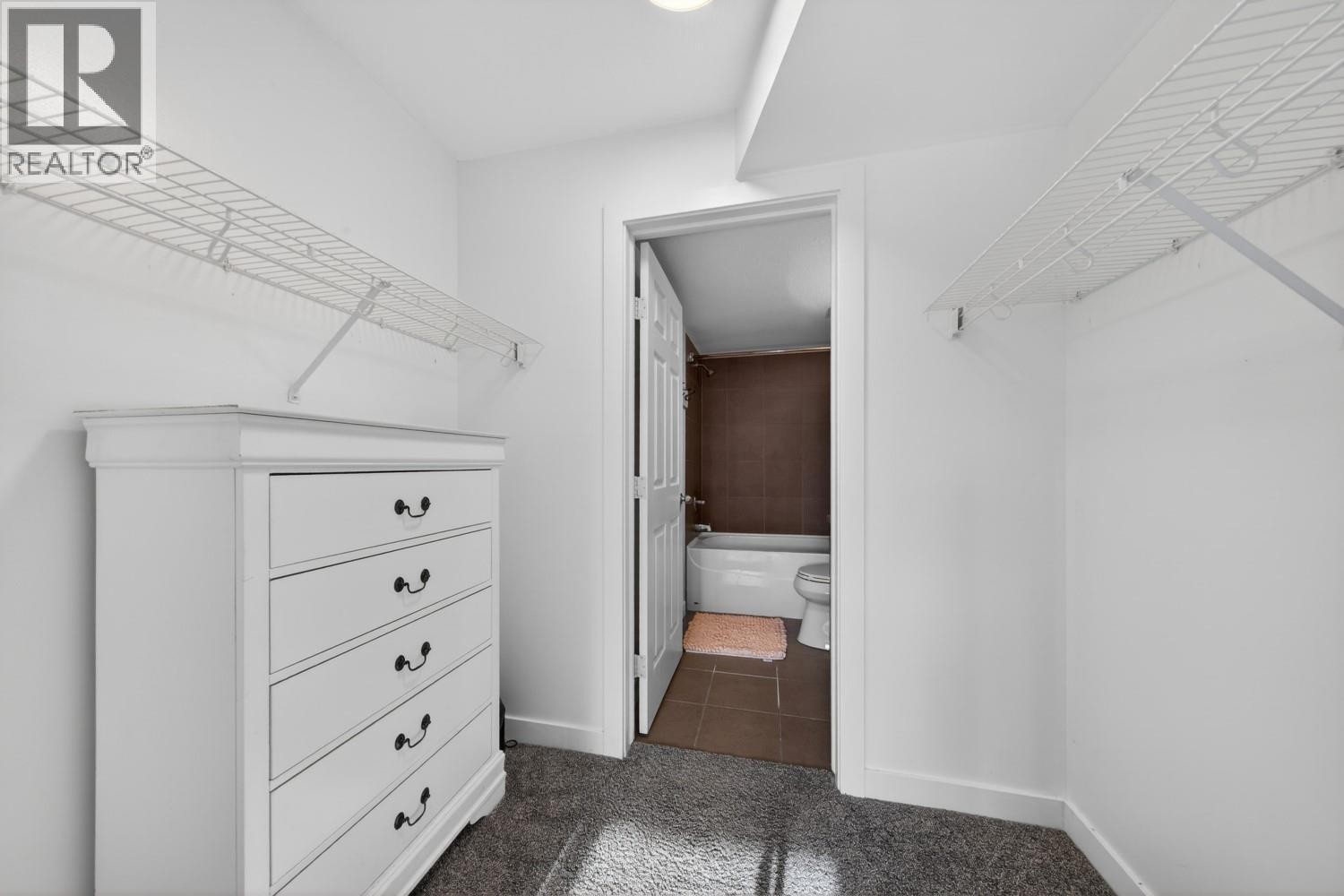 












205 Third Avenue Unit# 2102

,
Invermere,




British Columbia
V0A1K7

